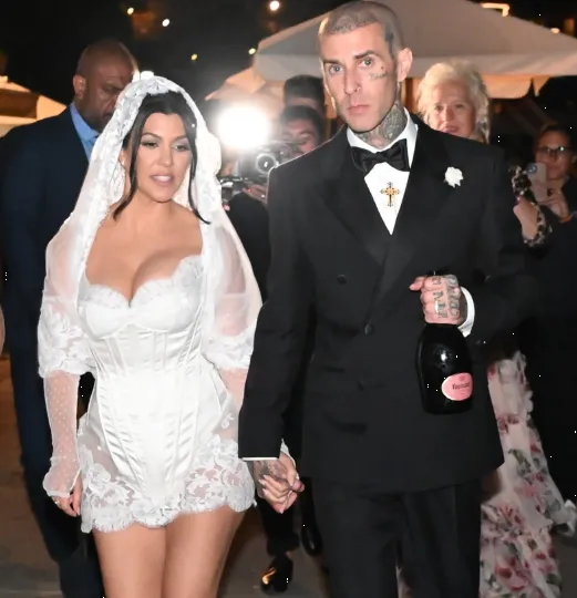 Kourtney Kardashians Wedding Dress